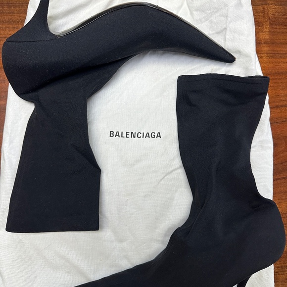 Balenciaga WOMEN'S KNIFE BOOTIE IN BLACK - Picture 7 of 7